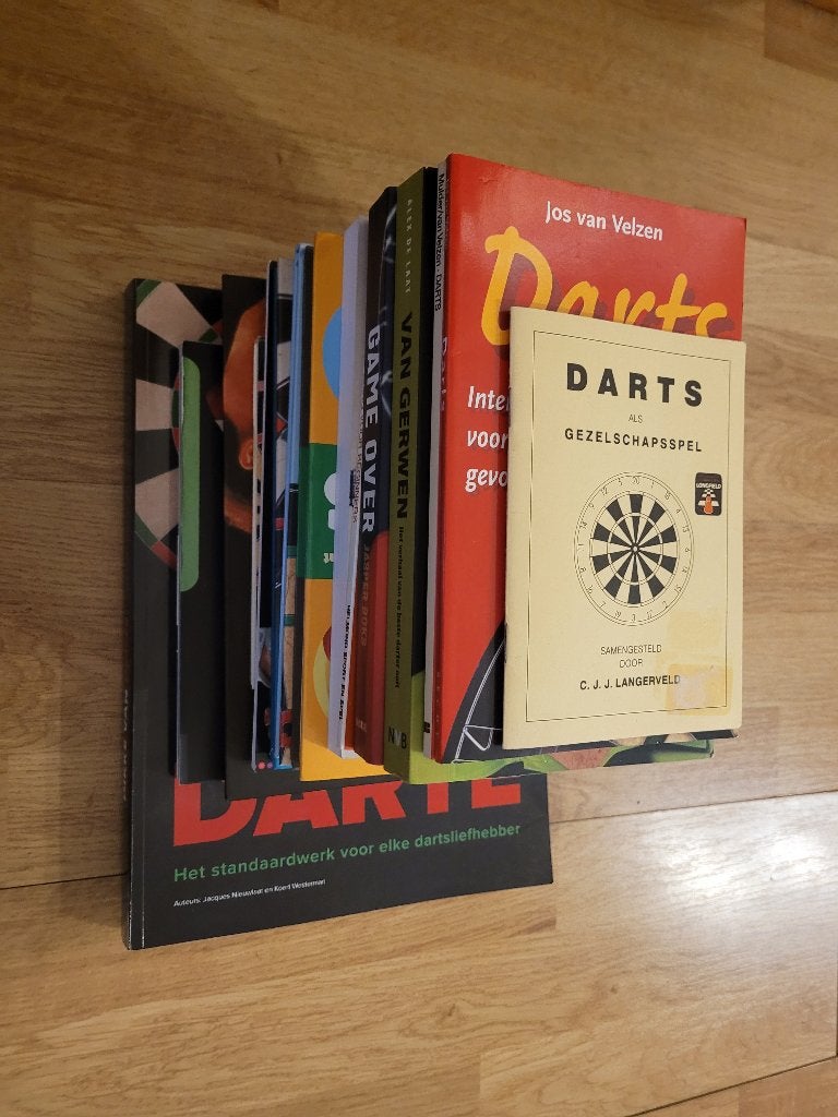 Alle Nederlandse Darts boeken!, Ophalen of Verzenden, Zo goed als nieuw, Pijlen