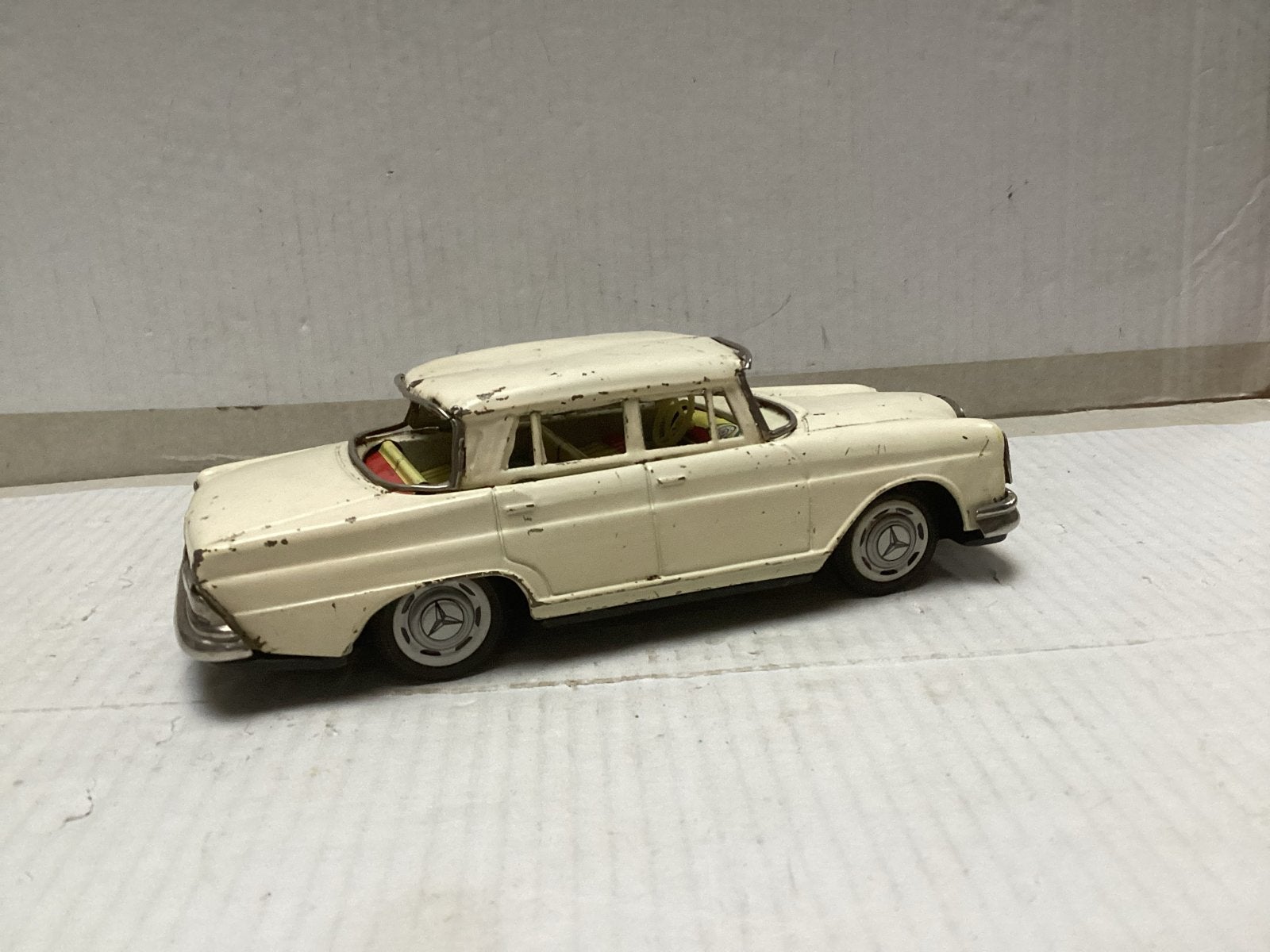 Vintage Blikken Mercedes 220S, Ophalen