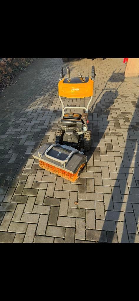 Te huur Veegmachine, Ophalen