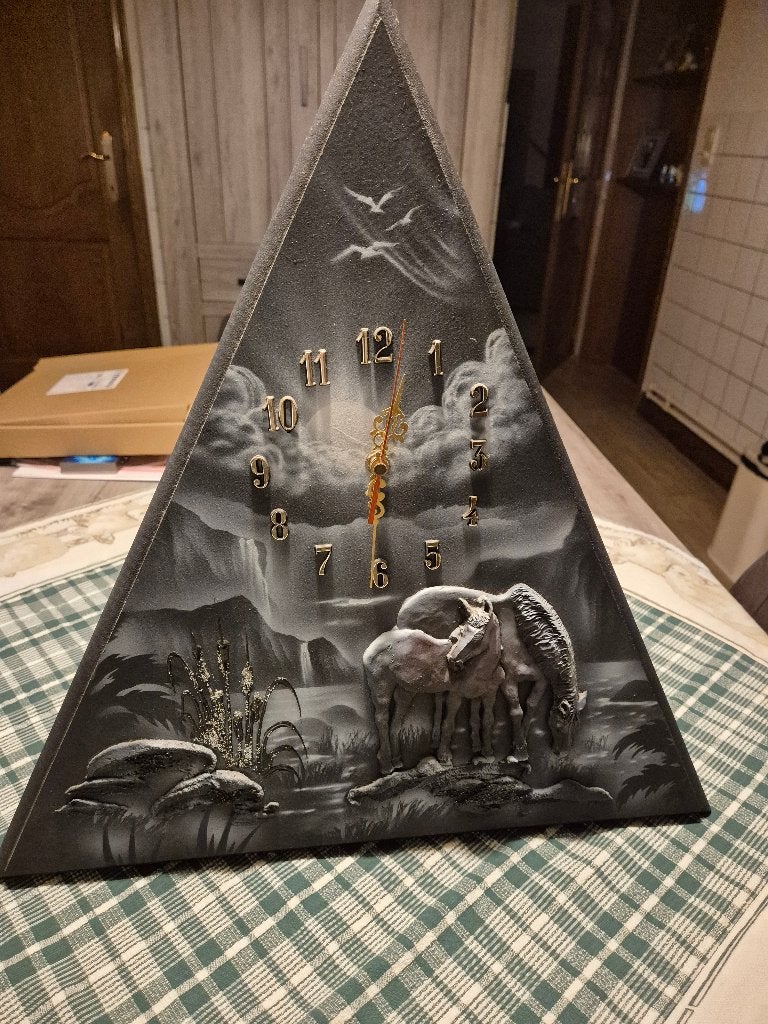 wandklok met paarden, Ophalen of Verzenden, Zo goed als nieuw, Analoog, Wandklok