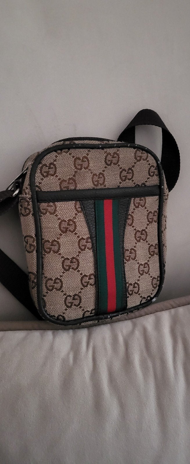 Gucci schoudertasje met GG-patroon en streep  nep, Sieraden, Tassen en Uiterlijk, Tassen | Schoudertassen, Ophalen of Verzenden