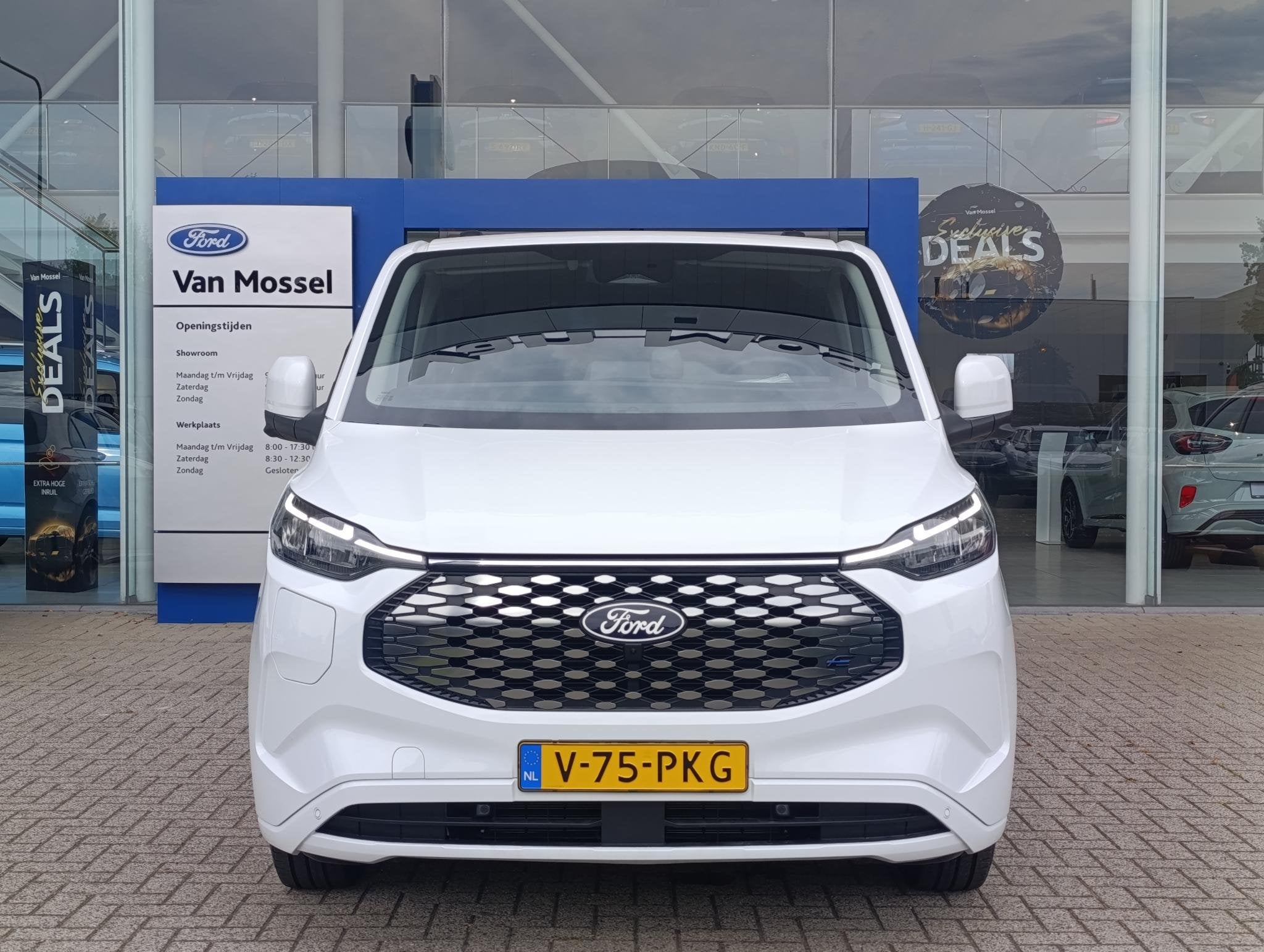 Ford E-Transit Custom 320 L2H1 Limited 71 kWh DC | 136PK | A, Gebruikt, 71 kWh, Met garantie (alle), 470 min