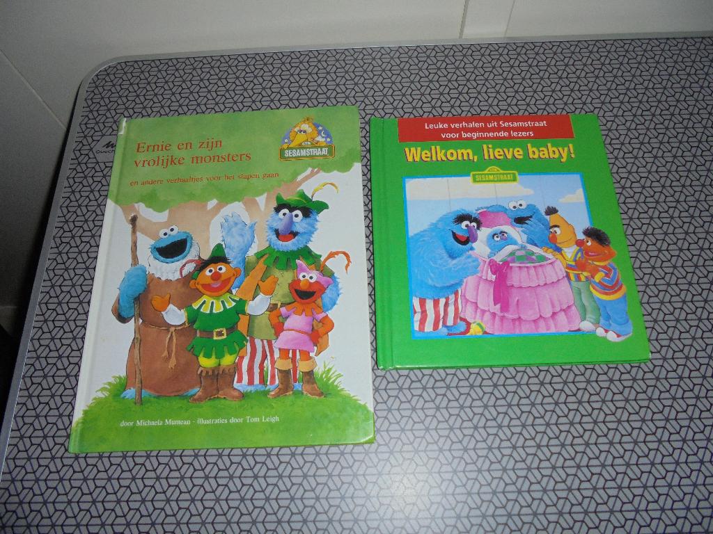 Sesamstraat hardcover boekjes, Ophalen of Verzenden, Zo goed als nieuw, Fictie algemeen