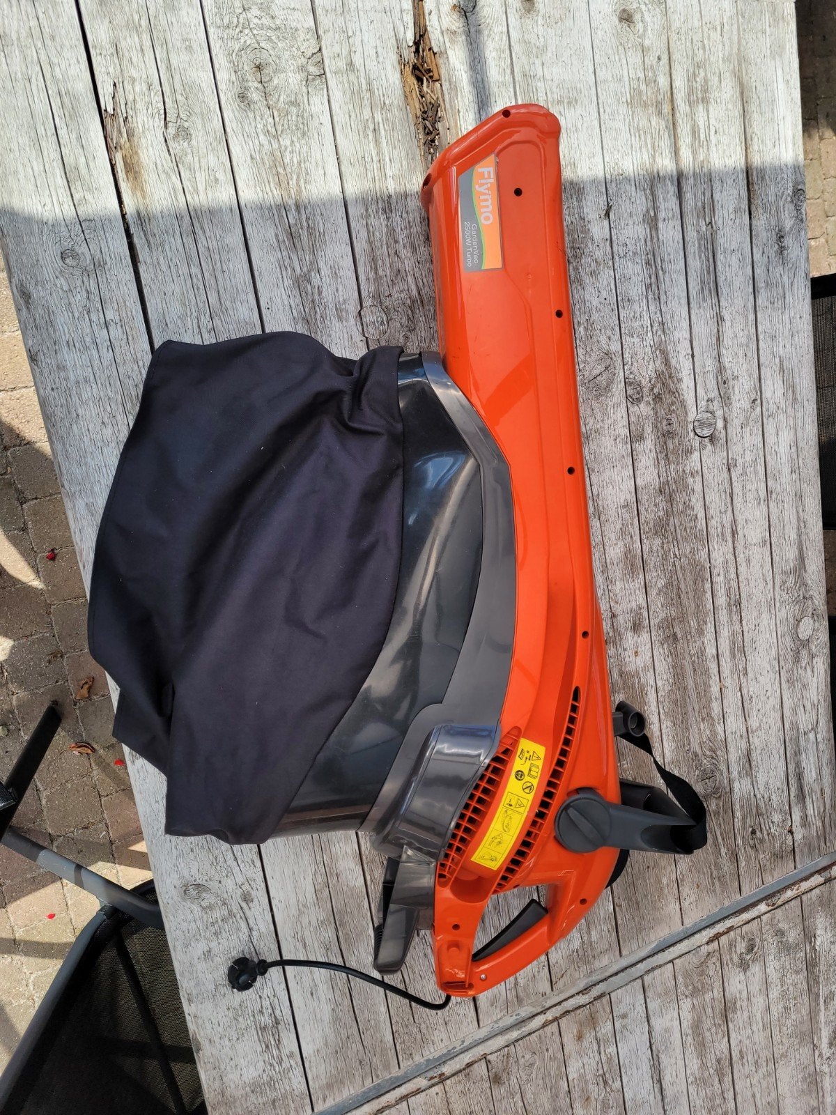 Flymo bladblazer/bladzuiger met versnipperfunctie, Tuin en Terras, Bladblazers, Gebruikt, Handgedragen, Elektrisch, Met opvangzak