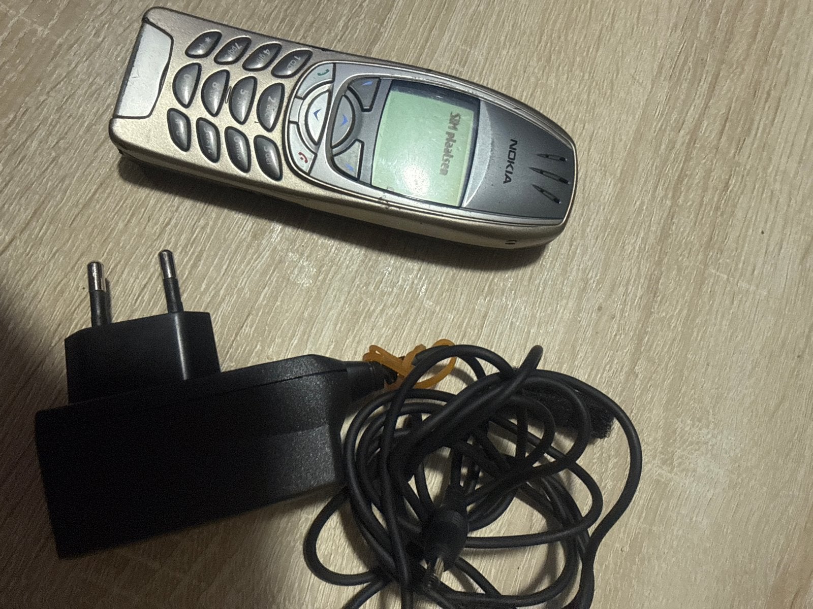 Nokia 6310i - Klassieke Telefoon met Oplader, Telecommunicatie, Gebruikt, Geen camera, Fysiek toetsenbord, Ophalen of Verzenden