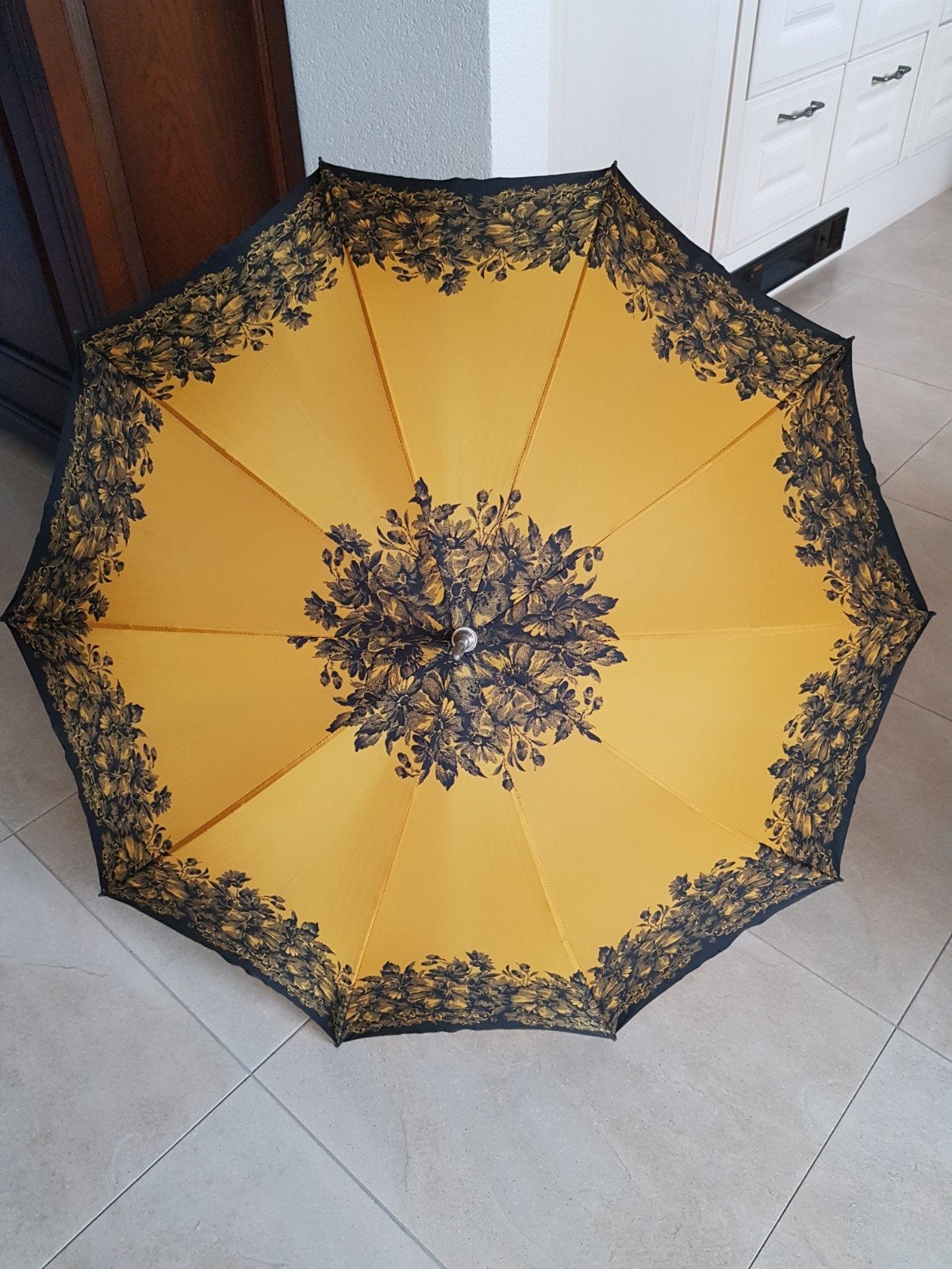 brocante paraplu, okergeel, Ophalen of Verzenden, Gebruikt