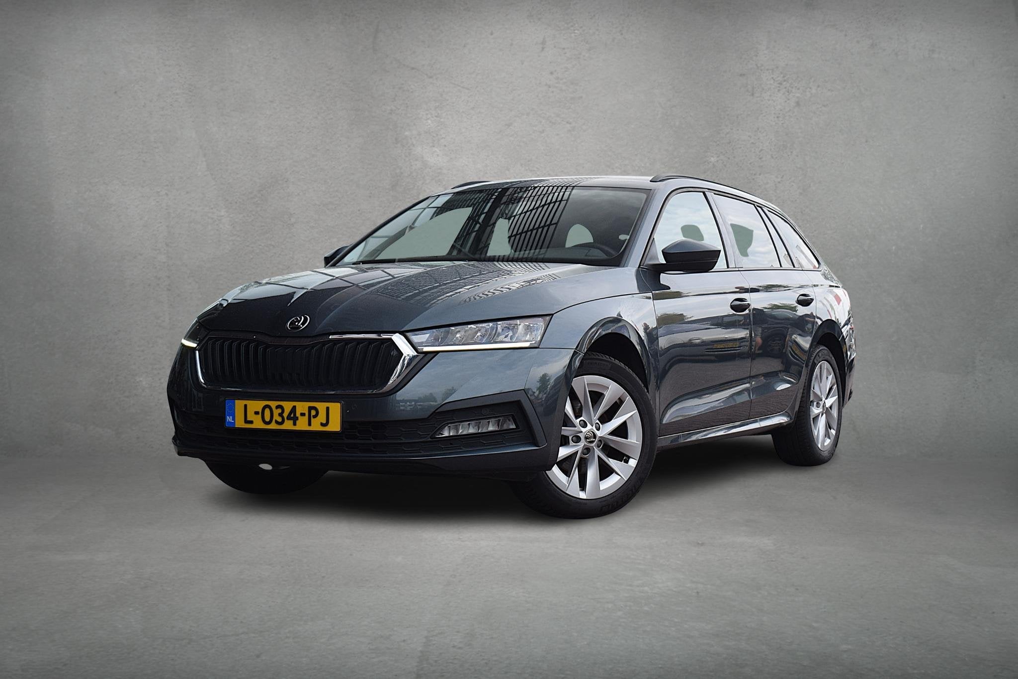 Skoda Octavia Combi 1.0 TSI Business Edition | Trekhaak | Ap, Stof, Gebruikt, Origineel Nederlands, 3 cilinders