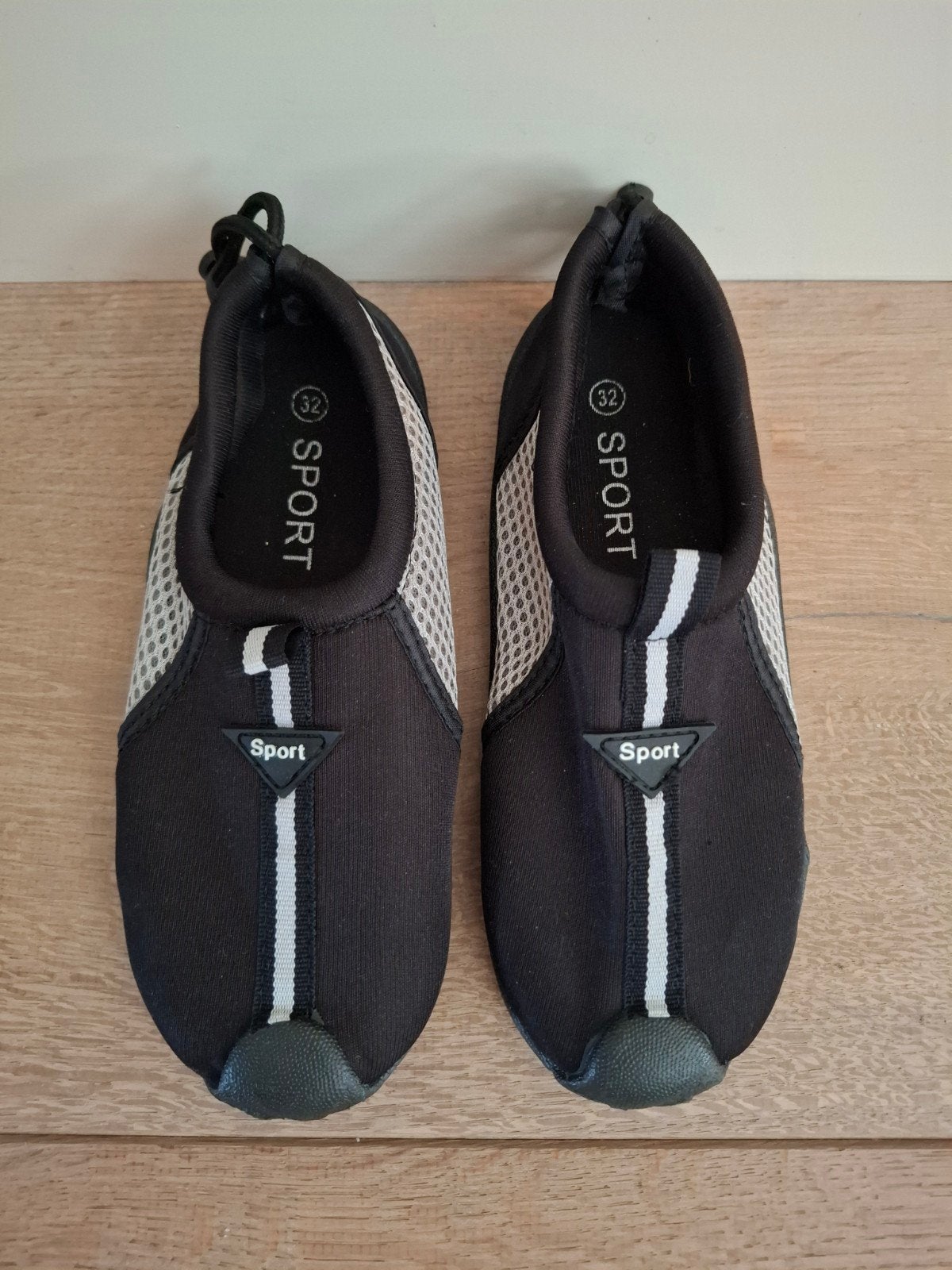 Mooie surfschoentjes, surfschoenen, waterschoenen maat 32, Gebruikt, Jongen of Meisje, Overige typen, Ophalen of Verzenden