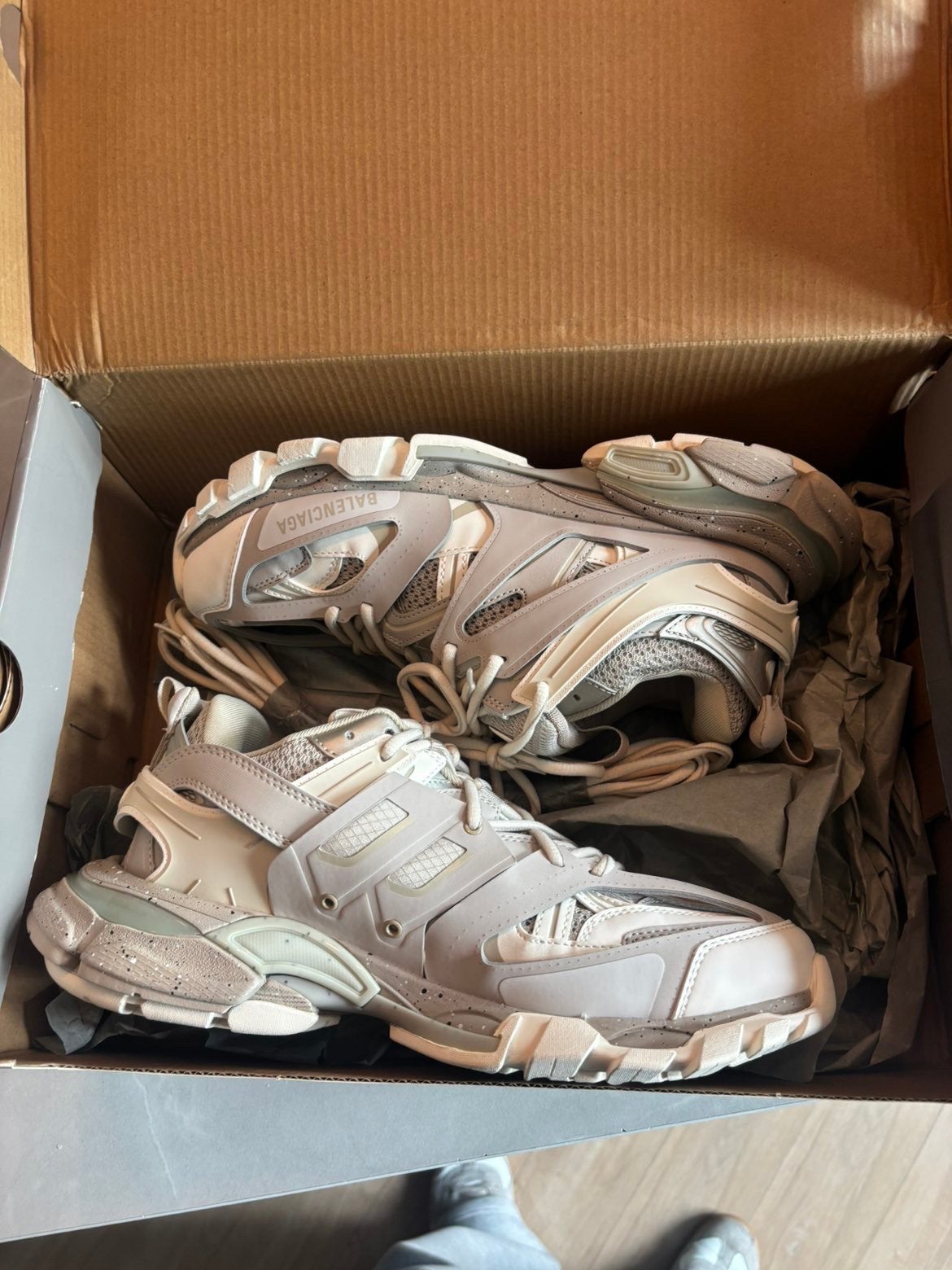 Balenciaga Tracks, Wit, Nieuw, Ophalen of Verzenden, Sneakers of Gympen