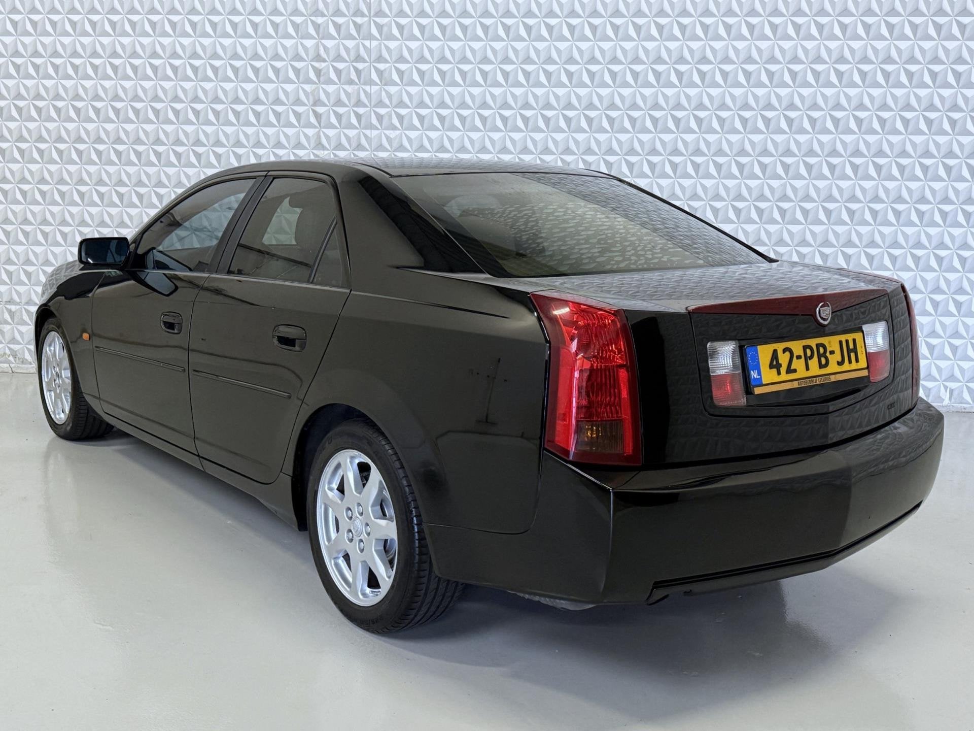 Cadillac CTS 3.2 V6 Elegance AUTOMAAT Airco Clima Cruise VOL, Auto's, Achterwielaandrijving, Gebruikt, Beige, Zwart