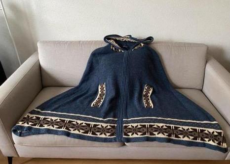 Grote wollen cape met capuchon, Seaside Lagoon, petrolblauw, Kleding | Dames, Blauw, Maat 46/48 (XL) of groter, Ophalen of Verzenden