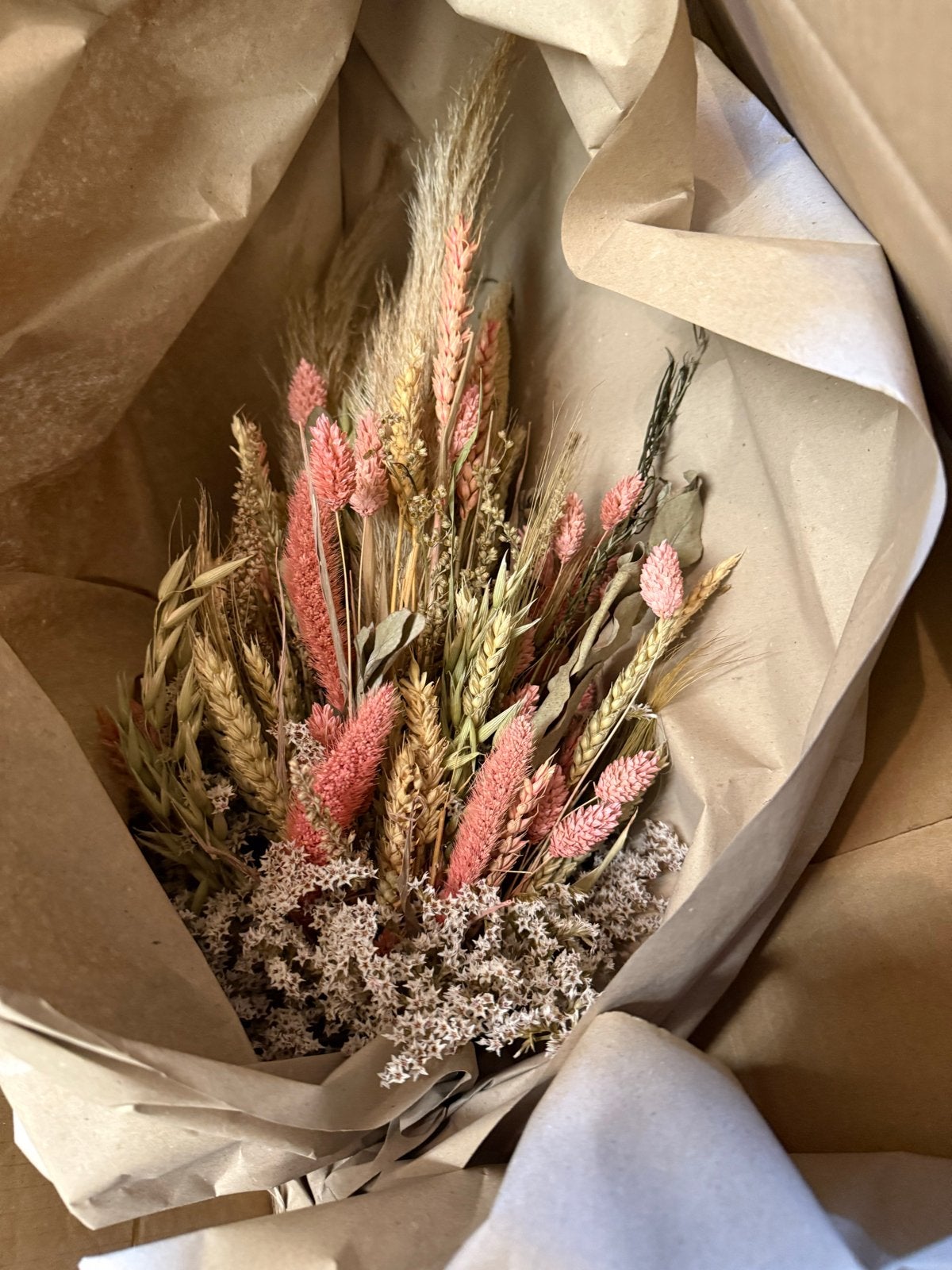Droogbloemen boeket en corsage in roze en natuurlijke tinten, Ophalen of Verzenden, Nieuw