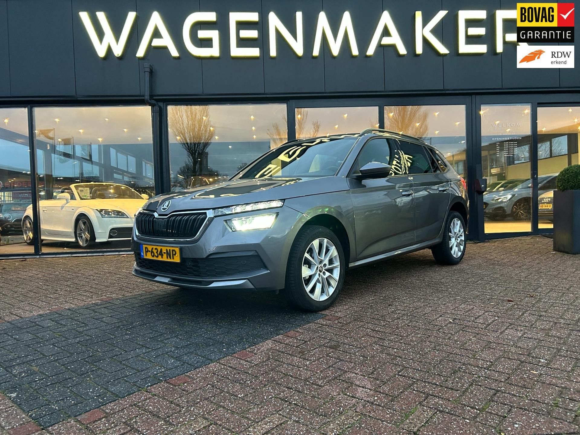 Skoda Kamiq 1.0 TSI Sport Business AUT|Clima|Cruise|CARPLAY!, Auto's, Skoda, Stof, Gebruikt, Origineel Nederlands, 630 kg