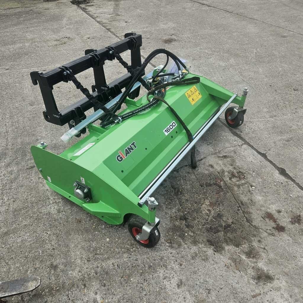 Giant klepelmaaier nieuw overjarig, Tobroco, Info@tobroco.nl, Sprendlingenstraat 57
5061 KM  Oisterwijk, NL