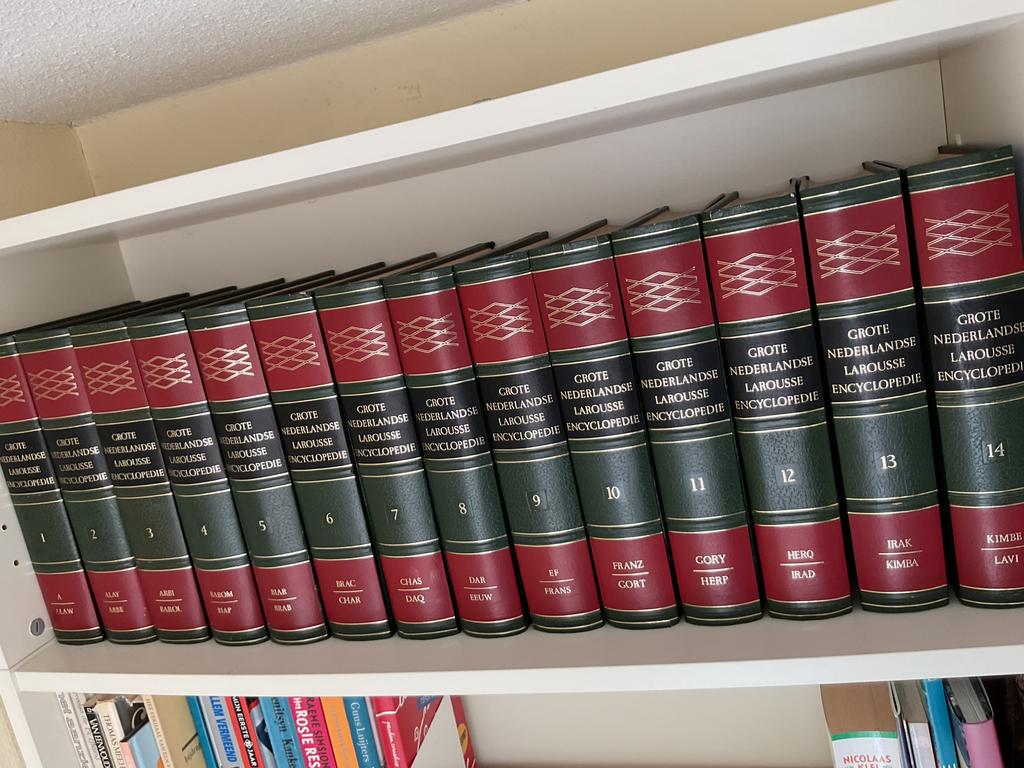 Complete Larousse encyclopedie, Ophalen, Zo goed als nieuw, Algemeen