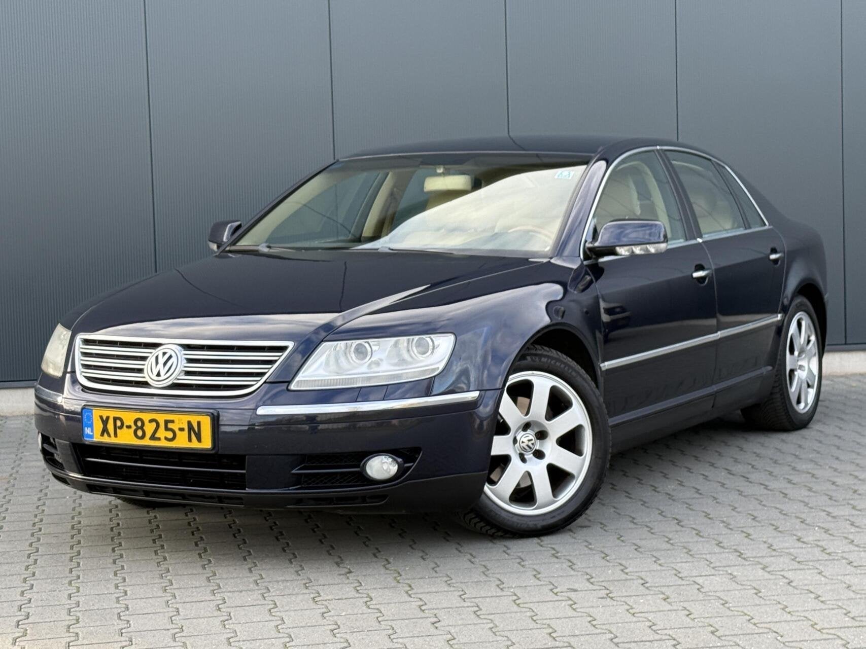 Volkswagen Phaeton 3.2 V6 5p. Leder - Xenon - Navi - Luchtve, Gebruikt, Beige, 3189 cc, Blauw