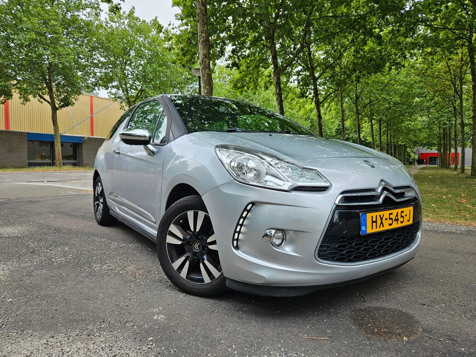 Citroën DS3 1.6 VTI AUT 2011 Grijs, Auto's, 15 km/l, 40 €/maand, Zwart, 4 cilinders