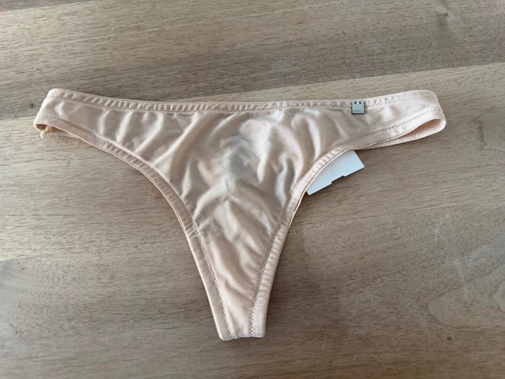 Sapph string 42 NIEUW!! Nu €5, Ophalen of Verzenden, Beige, String