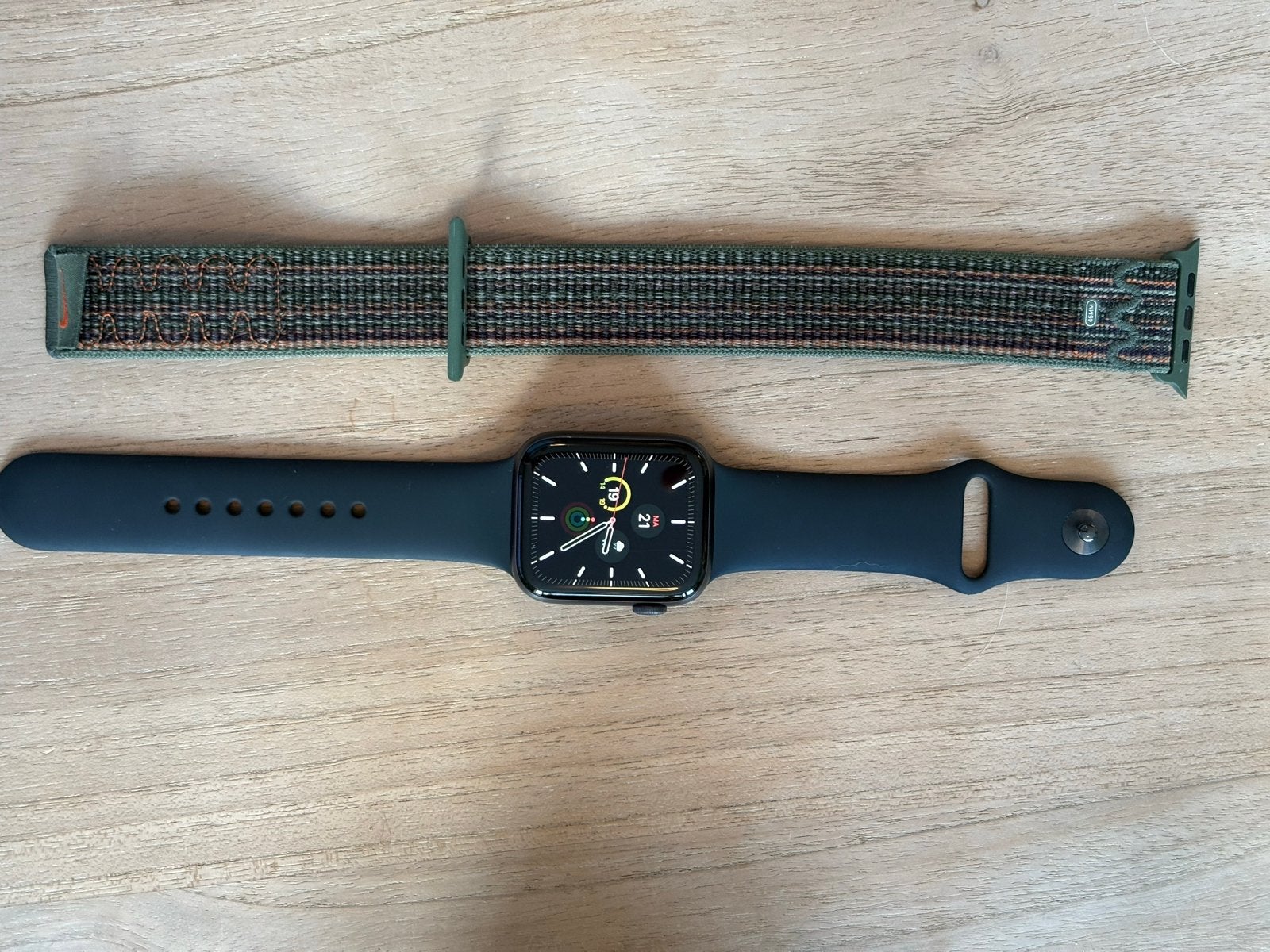 Apple Watch Series 6, (44mm) met extra Nike bandje