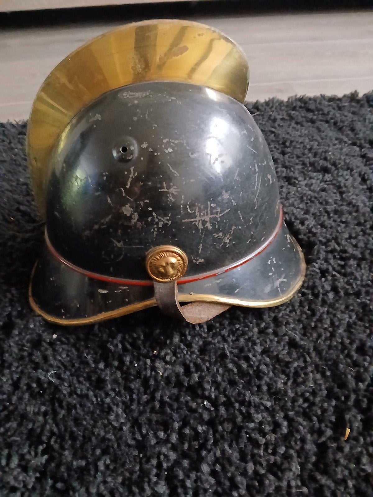 Antieke Brandweerhelm - Uniek Verzamelobject, Ophalen of Verzenden, Overige soorten, Overige gebieden, Helm of Baret