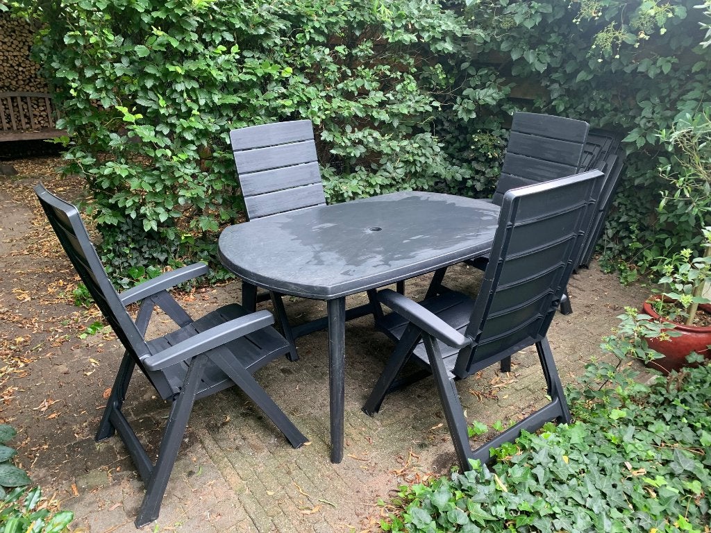 8 tuinstoelen.  1 tuintafel, Ophalen, Kunststof, Gebruikt, 8 zitplaatsen