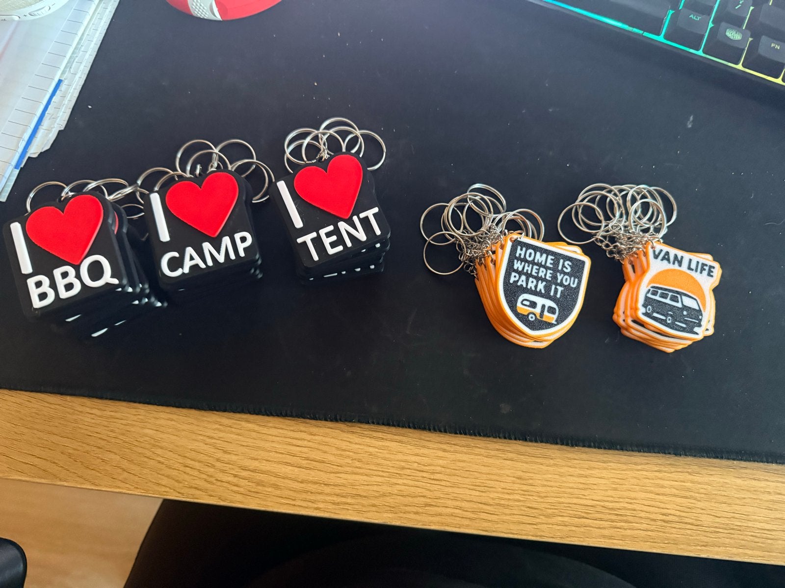 OPRUIMING camping sleutelhangers – €1 per stuk, Ophalen of Verzenden, Nieuw, Overige typen