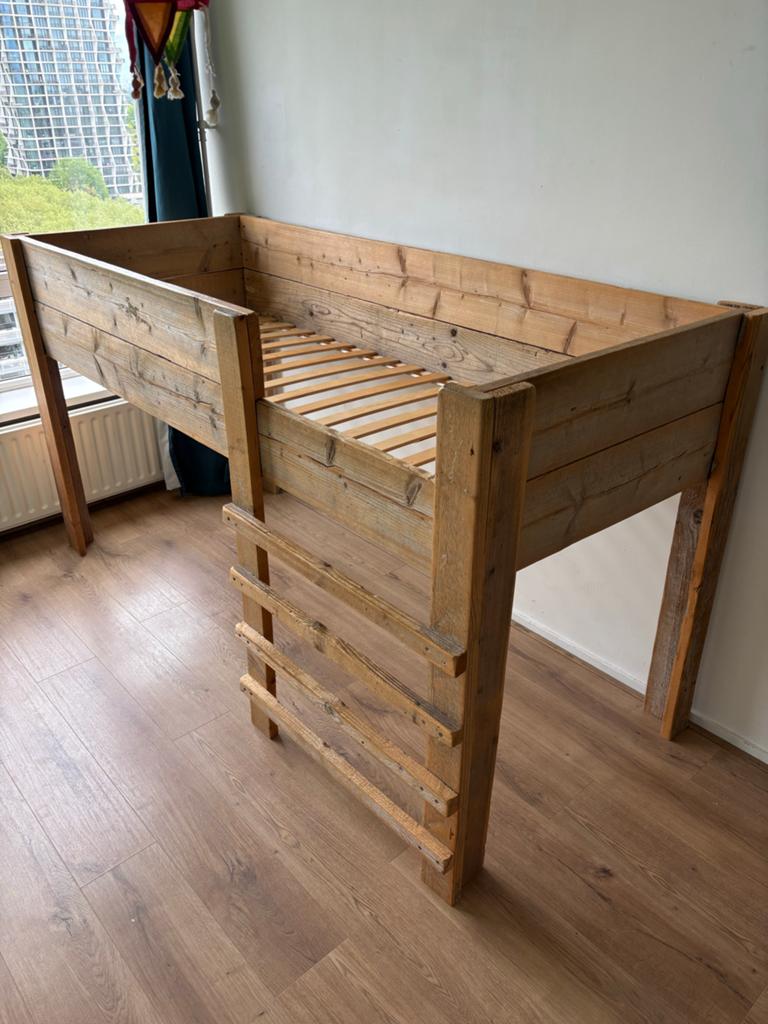 Houten kinderbed 80x200 met lattenbodem, Kinderen en Baby's, Kinderkamer | Bedden, Ophalen, Gebruikt, 70 tot 85 cm, Hoogslaper of Stapelbed