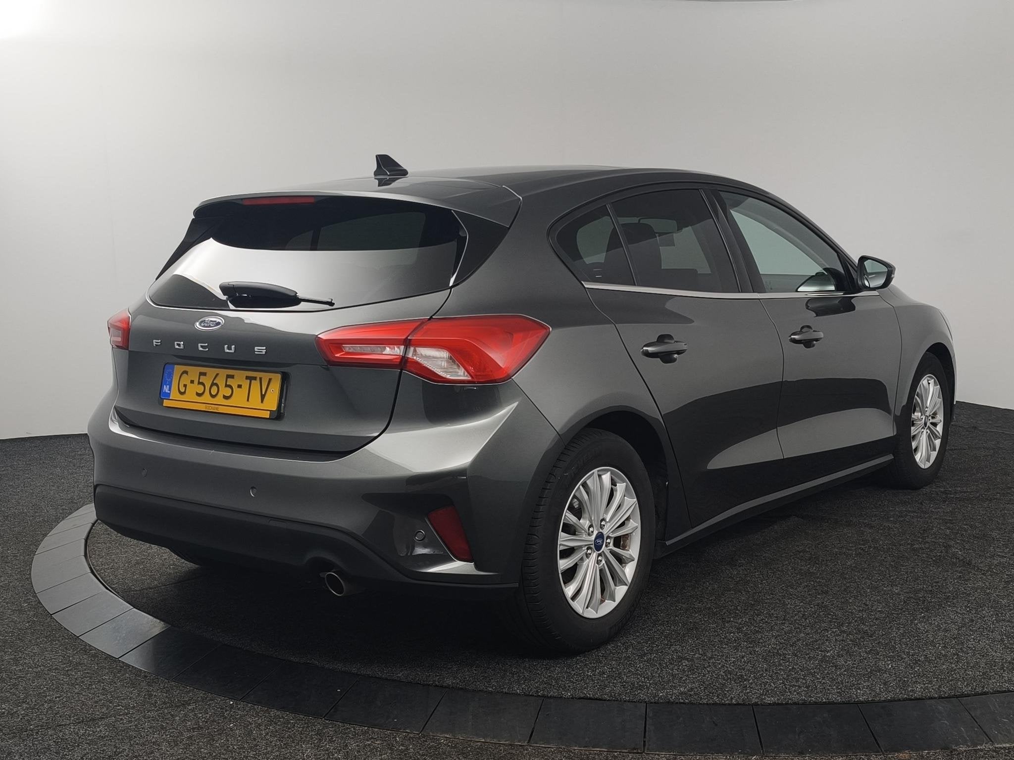 Ford Focus 1.0 EcoBoost Titanium 125PK | Panoramadak | Adapt, Gebruikt, Euro 6, Origineel Nederlands, 3 cilinders
