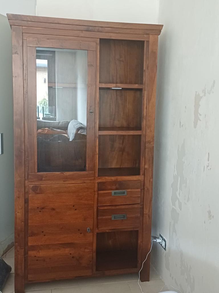 Mooie massief houten vitrine/kast van Henders & Hazel, Ophalen, 100 tot 150 cm, 200 cm of meer, Zo goed als nieuw