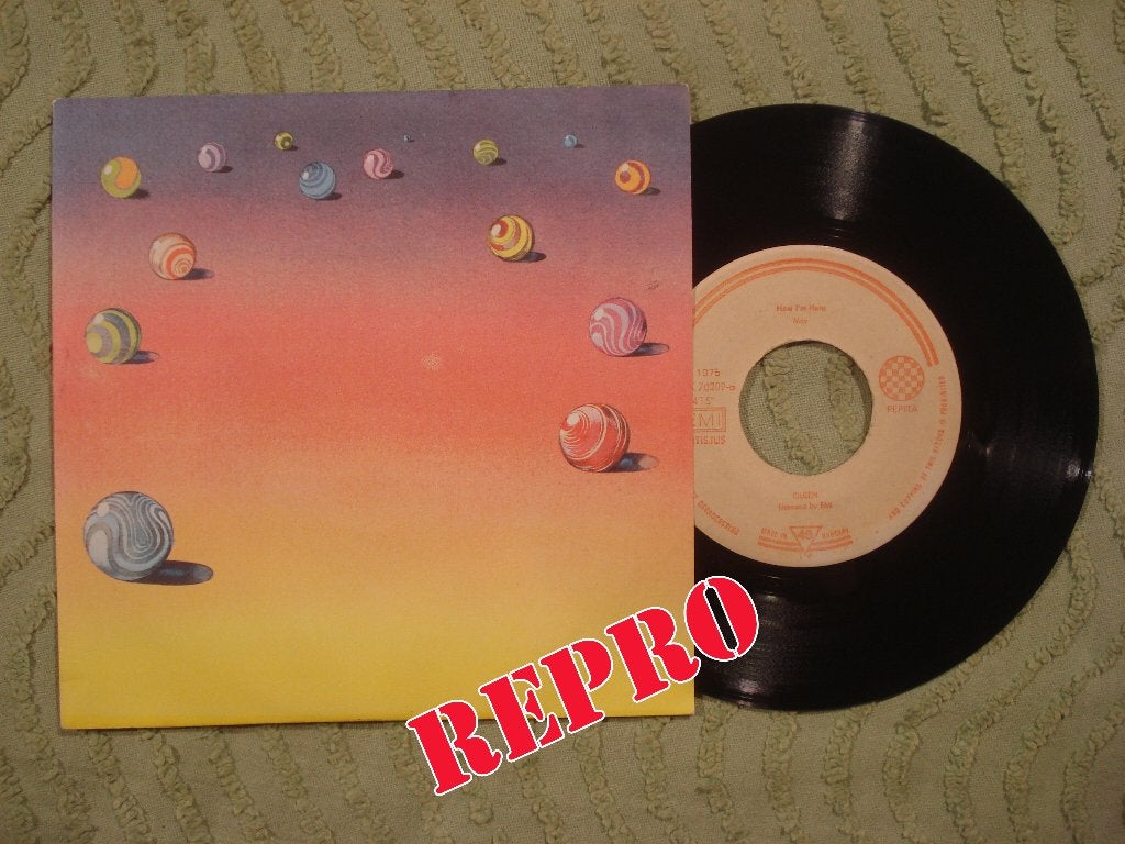 Queen 7" Vinyl Single: ‘Now I’m here’ (Hongarije) kopie!, Cd's en Dvd's, Vinyl Singles, Ophalen of Verzenden, Zo goed als nieuw