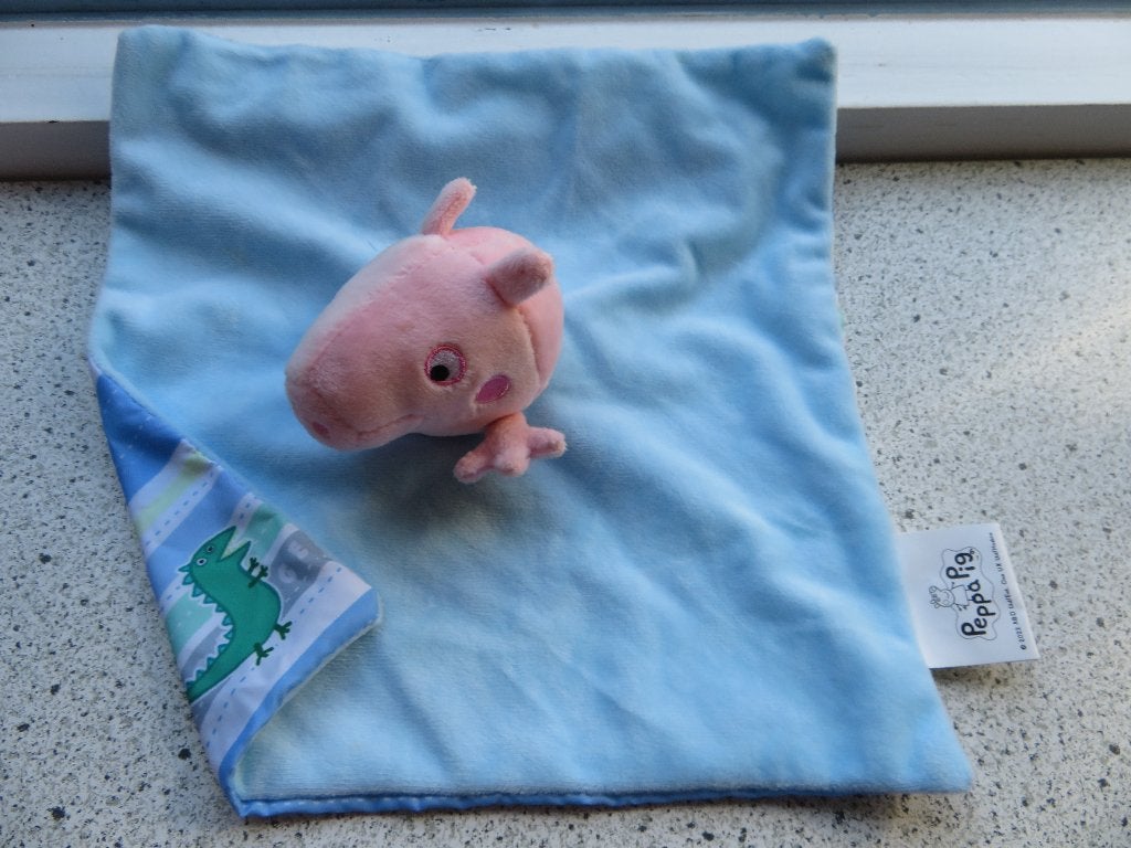 Knuffeldoek Peppa Pig blauw velours uit 2022 Hasbro Sambro, Overige typen, Blauw, Ophalen of Verzenden, Wasbaar