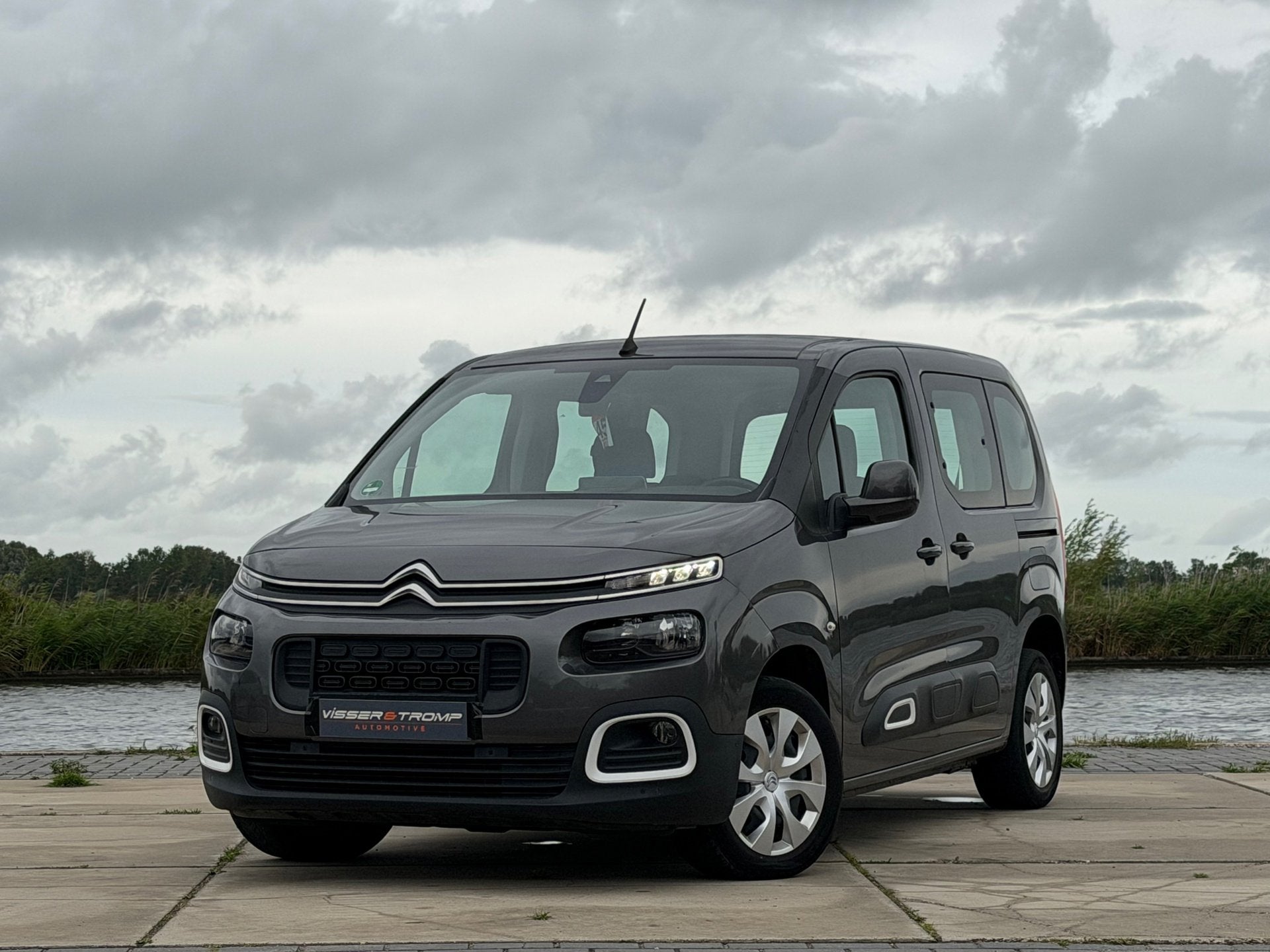 Citroen BERLINGO 1.2 PureTech Feel Pack - Gris Platinium - N, Auto's, Voorwielaandrijving, Stof, Gebruikt, 1199 cc