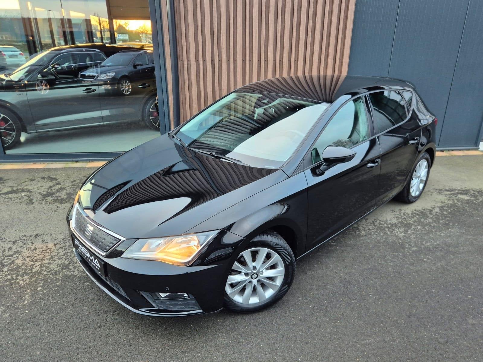 SEAT Leon 1.0 EcoTSI Style Business Intense | Carplay | Navi, Auto's, Voorwielaandrijving, Parkeersensor, Stof, Gebruikt