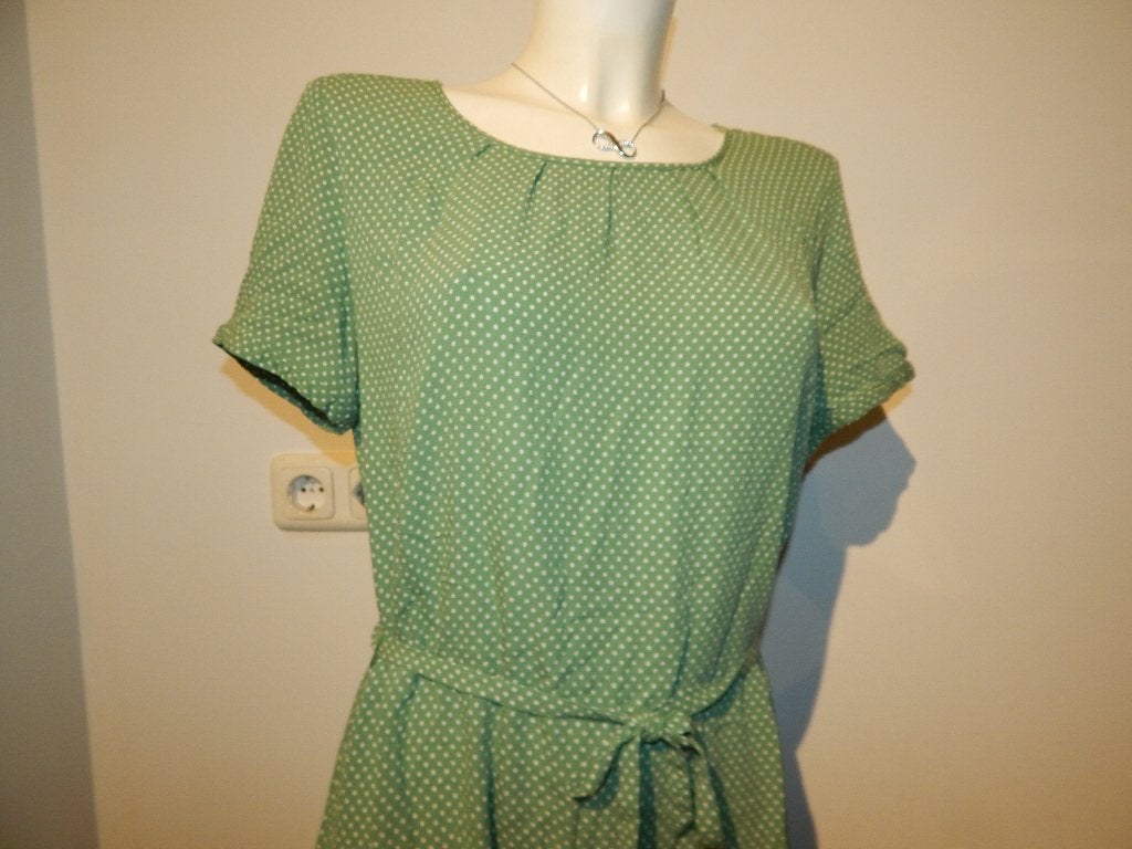 King Louie appeltjes groene jurk witte stippeltjes mt 42, Kleding | Dames, Maat 42/44 (L), Ophalen of Verzenden, Zo goed als nieuw