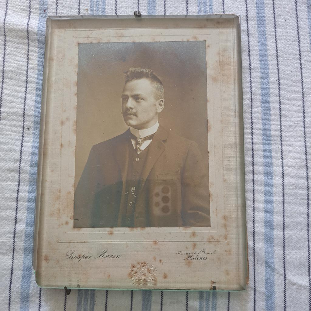 Brocante antieke fotolijst 'heer' met draadsteun, Antiek en Kunst, Ophalen