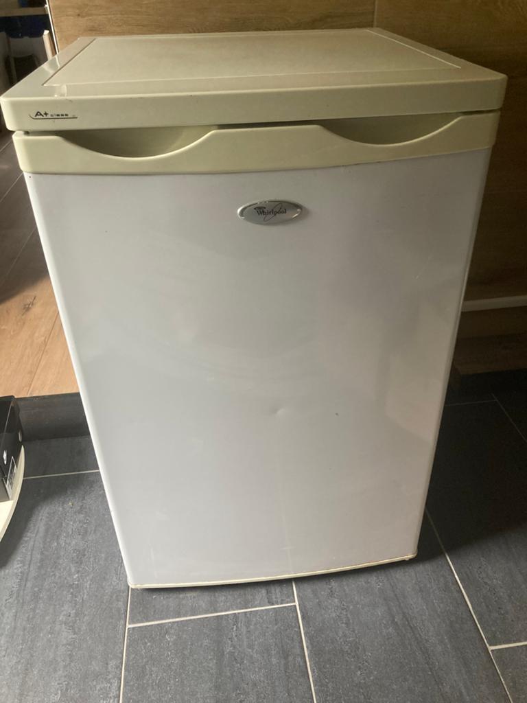 Whirlpool Koelkast met Vriesvak, Minder dan 85 cm, 100 tot 150 liter, Ophalen of Verzenden, Zo goed als nieuw
