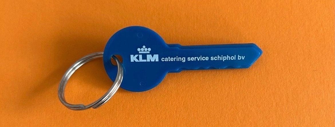 KLM Catering Service Schiphol sleutelhanger, Ophalen of Verzenden, Gebruikt, Overige typen