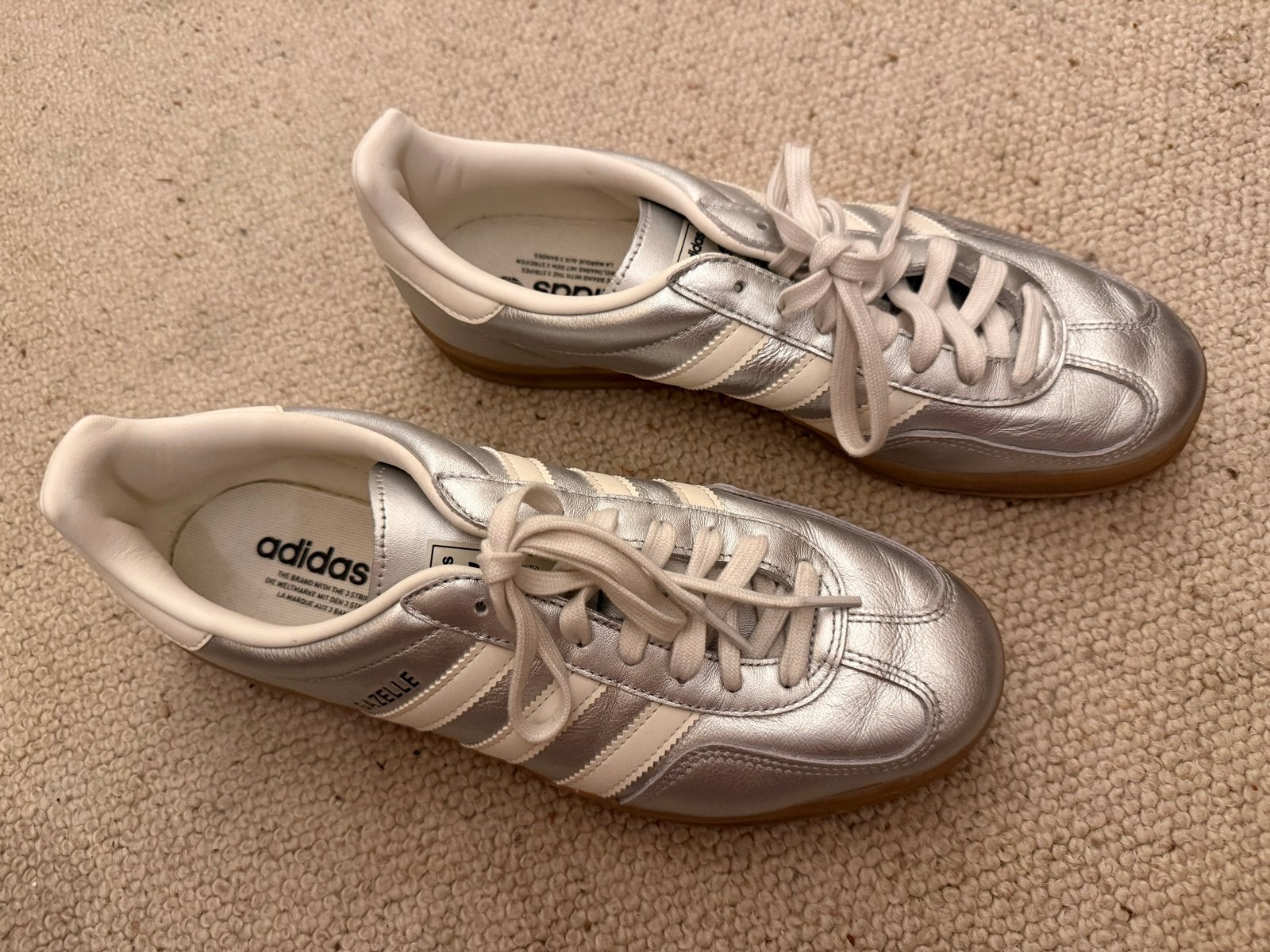 Adidas Gazelle Samba Zilver Maat 44 Zo goed als nieuw, Ophalen of Verzenden, Zo goed als nieuw, Overige kleuren, Sneakers of Gympen