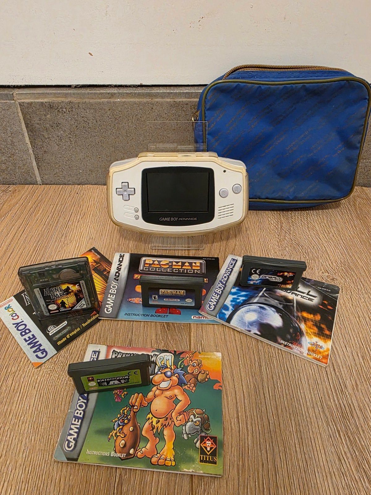 Nintendo Game Boy Advance + 4 Games + Tas, Ophalen of Verzenden, Zo goed als nieuw, Game Boy Advance, Met games