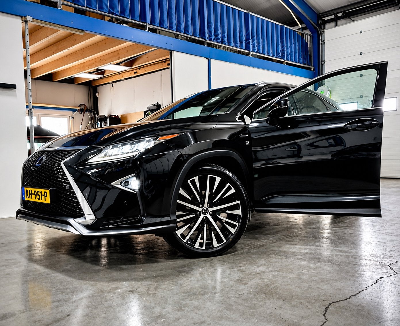 Lexus RX(-H) 450H 3.5 V6 Hybrid 4WD CVT 2016 Zwart, Auto's, Automaat, Dealer onderhouden, Euro 6, 2000 kg