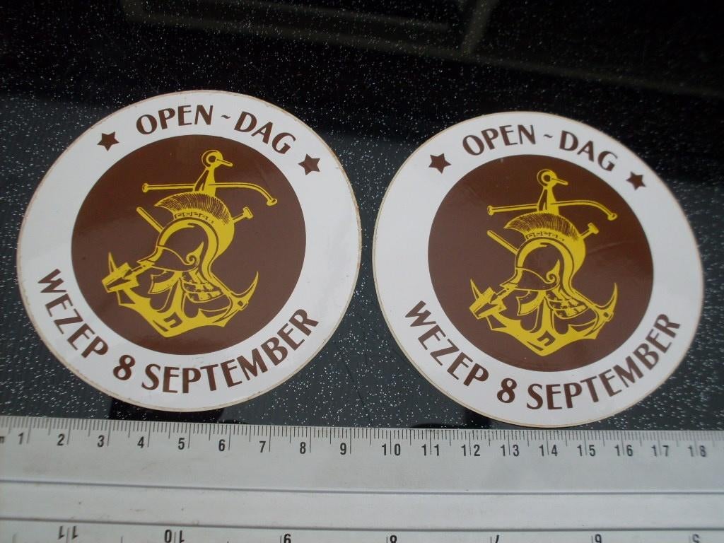 2x sticker open dag genie wezep logo embleem wapen leger, Verzamelen, Stickers, Zo goed als nieuw, Bedrijf of Vereniging, Verzenden