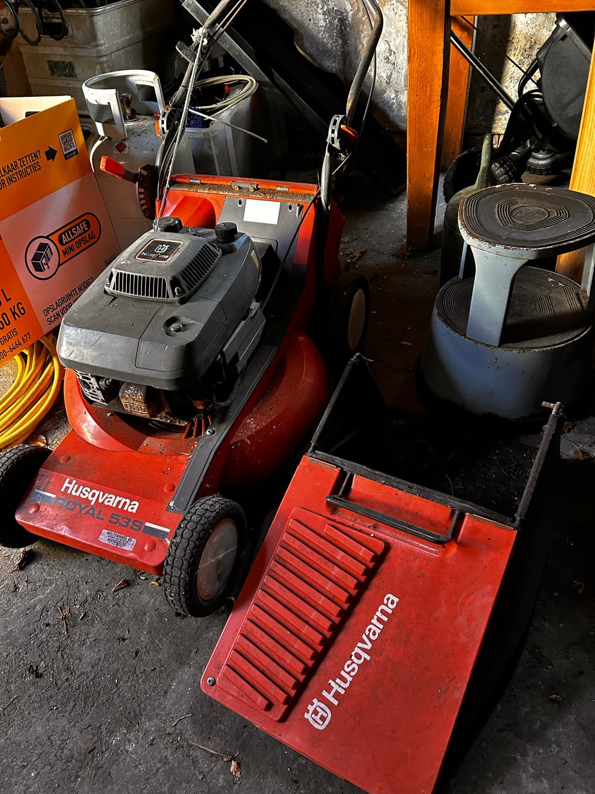 Husqvarna Royal 53S grasmaaier - carburateur probleem, Ophalen, Cirkelmaaier, Gebruikt, Opvangbak