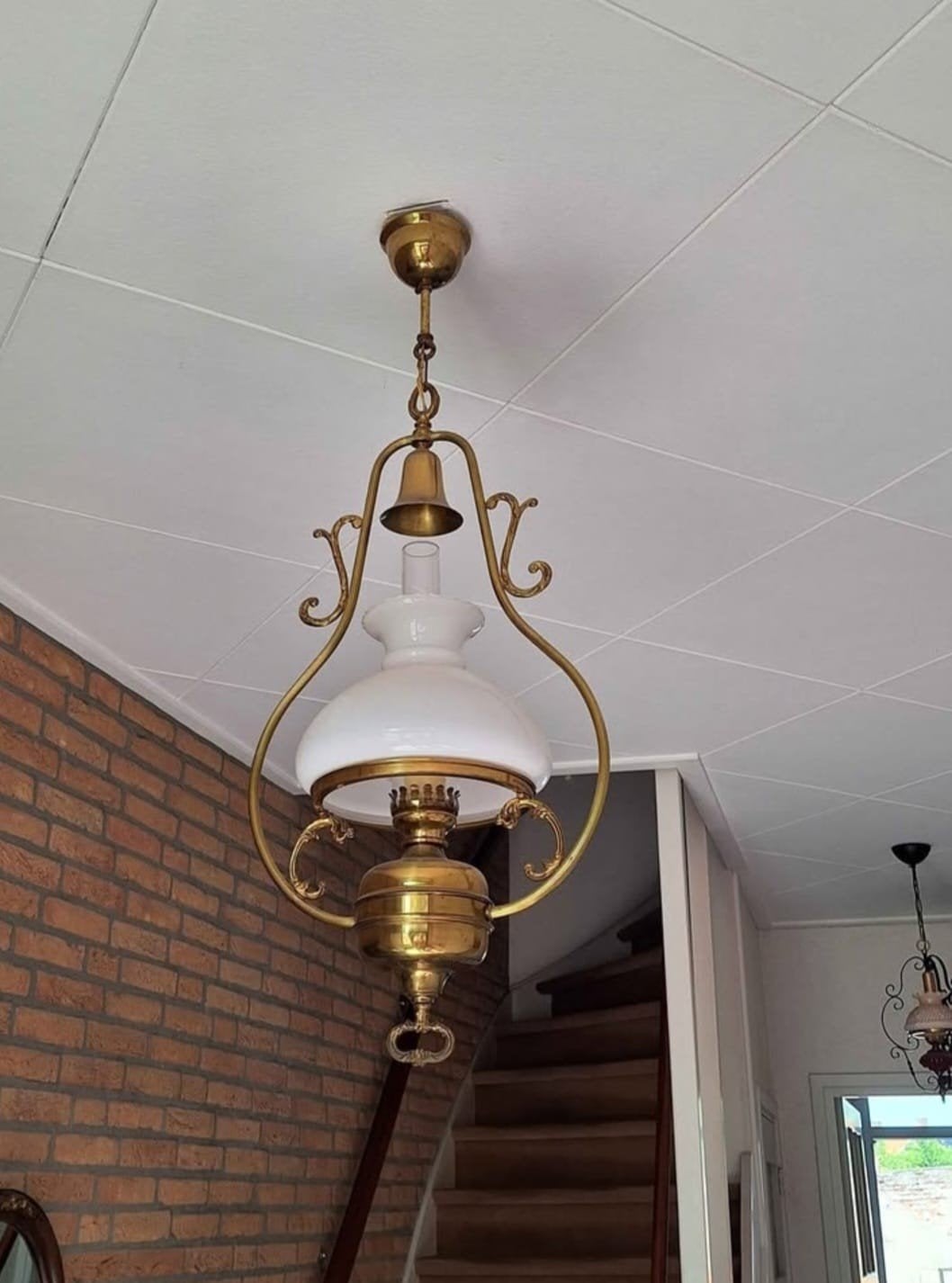 Antieke Messing Hanglamp met Melkglas Kap, Ophalen