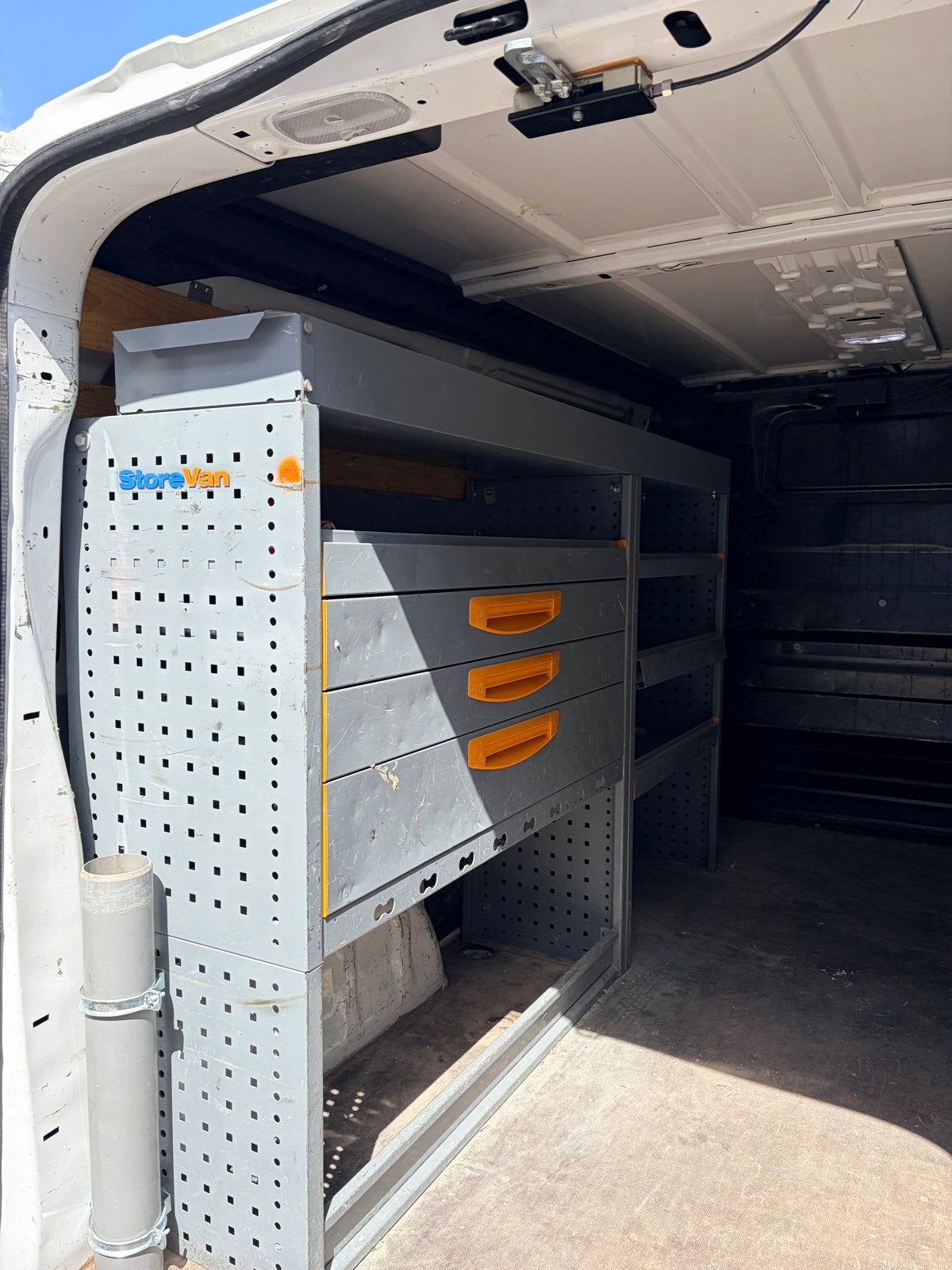 StoreVan Bedrijfswageninrichting met Laden en Planken, Ophalen