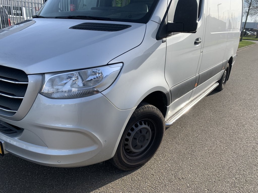 Sprinter W907 Sidebars met rvs traanplaat, Niet ingevuld, Niet ingevuld, Niet ingevuld