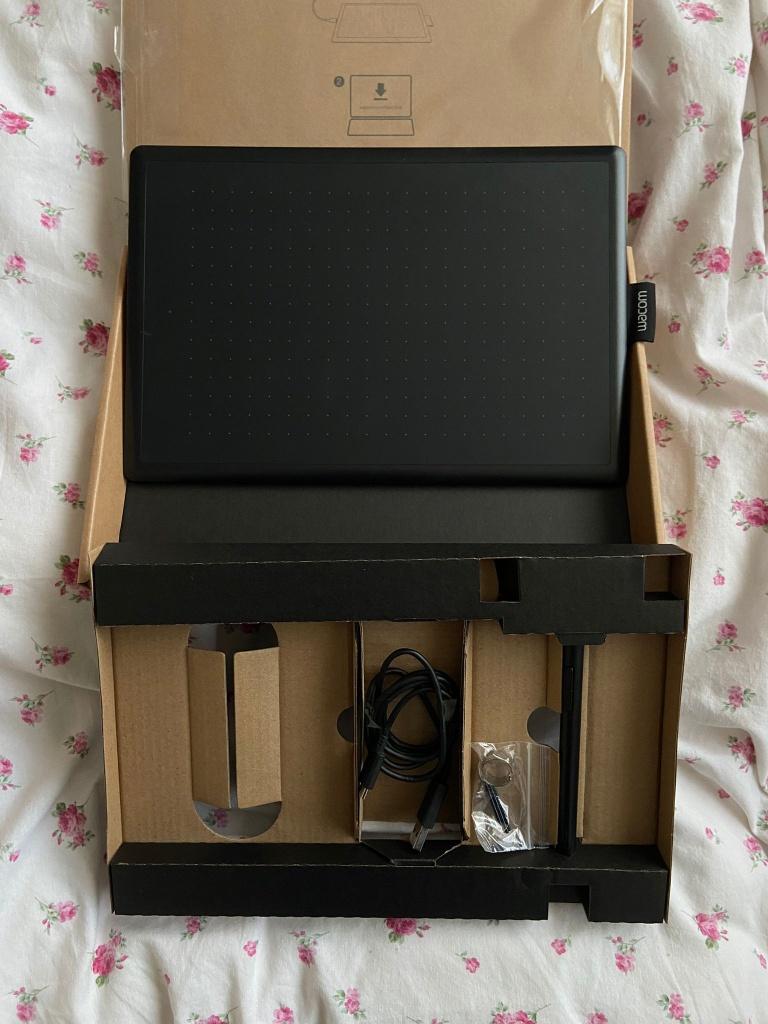 One by Wacom Medium (Model: CTL-672), Ophalen of Verzenden, Zo goed als nieuw, Bedraad, Wacom
