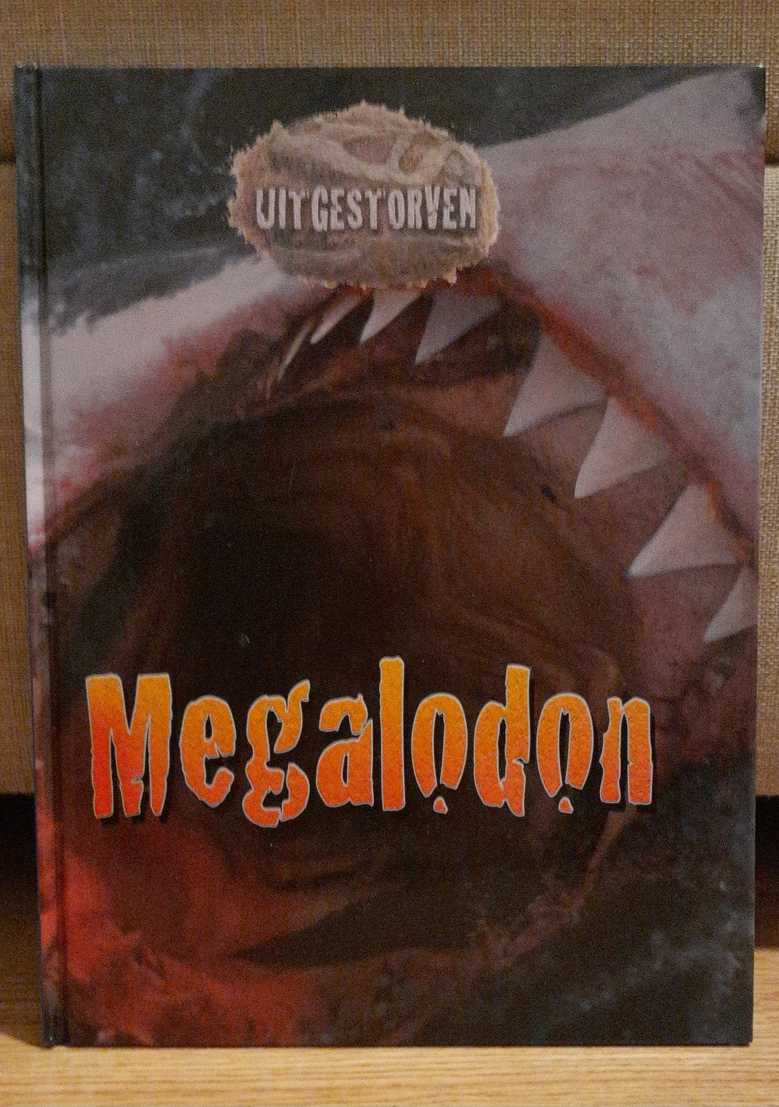 Megalodon boek over de (uitgestorven) haai, Ophalen of Verzenden, Zo goed als nieuw, Overige onderwerpen
