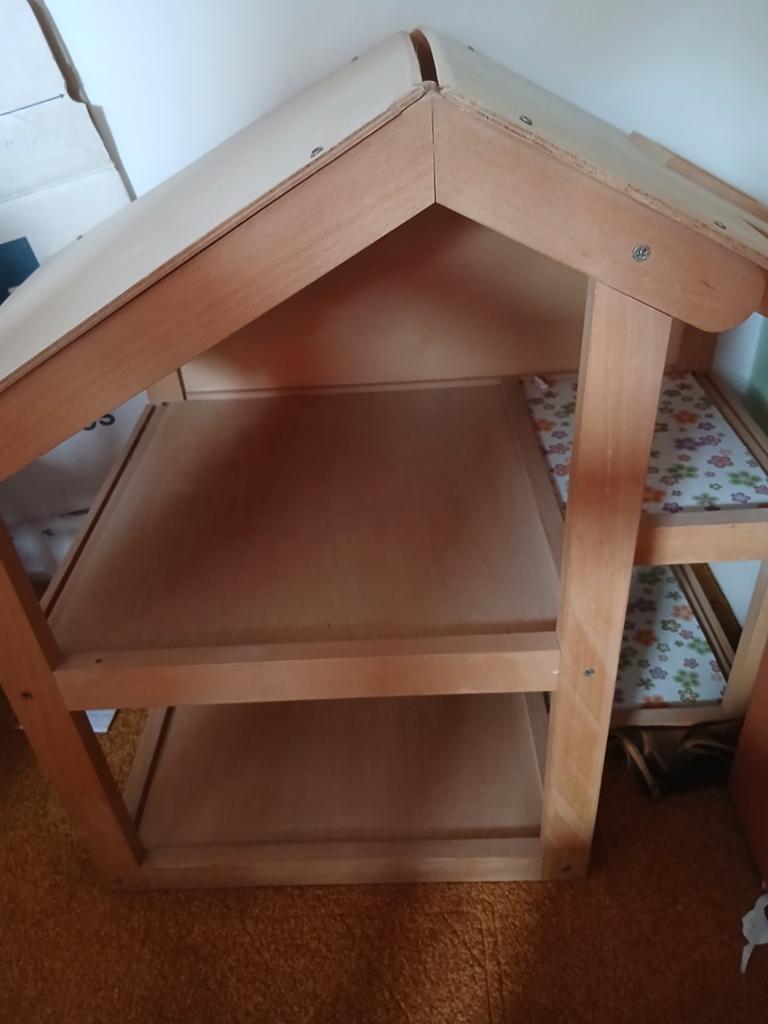 Houten poppenhuis met twee verdiepingen, Ophalen of Verzenden, Gebruikt, Poppenhuis