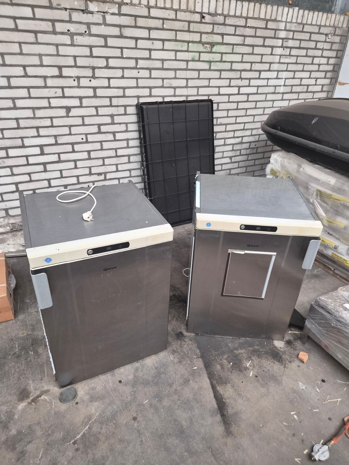 Twee Gram Horeca Koelkastjes, Ophalen, Gebruikt