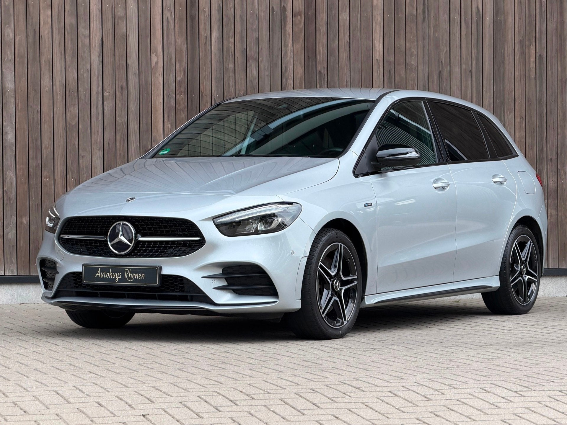 Mercedes-Benz B-klasse 250 e Business Solution AMG Limited, Gebruikt, Zwart, 4 cilinders, 15 kWh